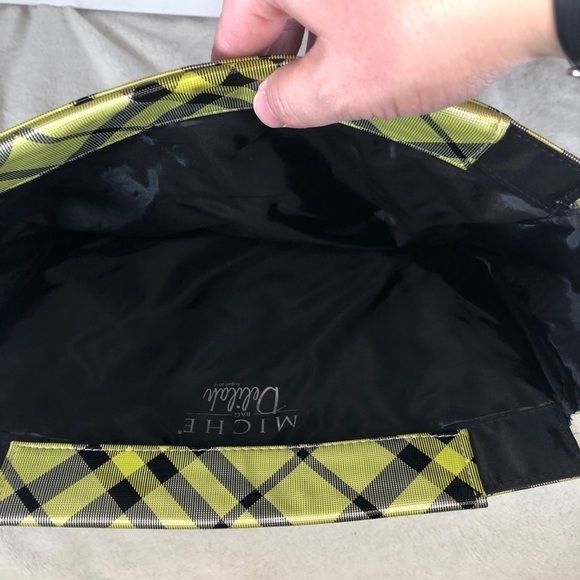 Miche Prima Delilah Shell w/ Changing Pad - Picture 4 of 4